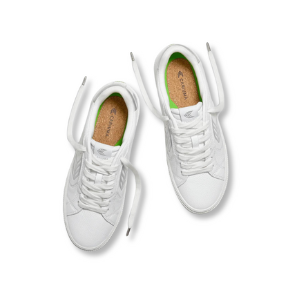 Cariuma Salvas Premium Leather - White Silver Logo