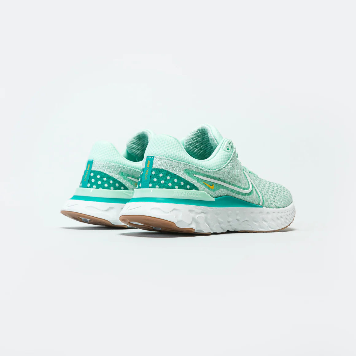 Green nike womens running 2025 shoes